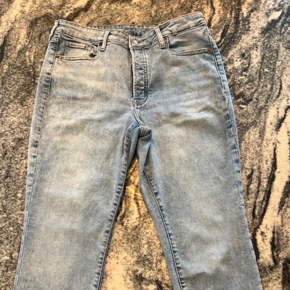 Old Navy High-Waisted Button-Fly OG Straight Ankle Jeans size 14 denim wash mom